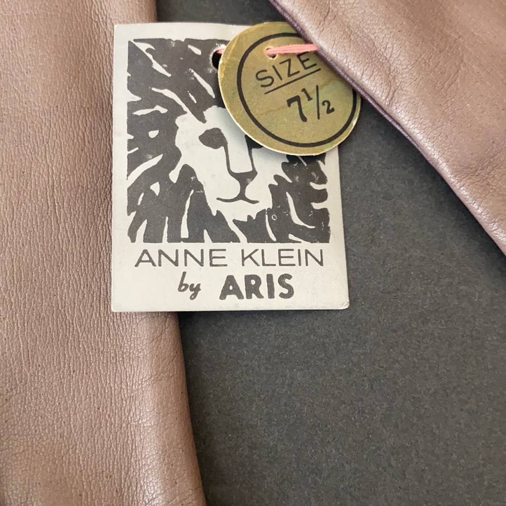 Anne Klein for Aris Gloves - Picture 3 of 7